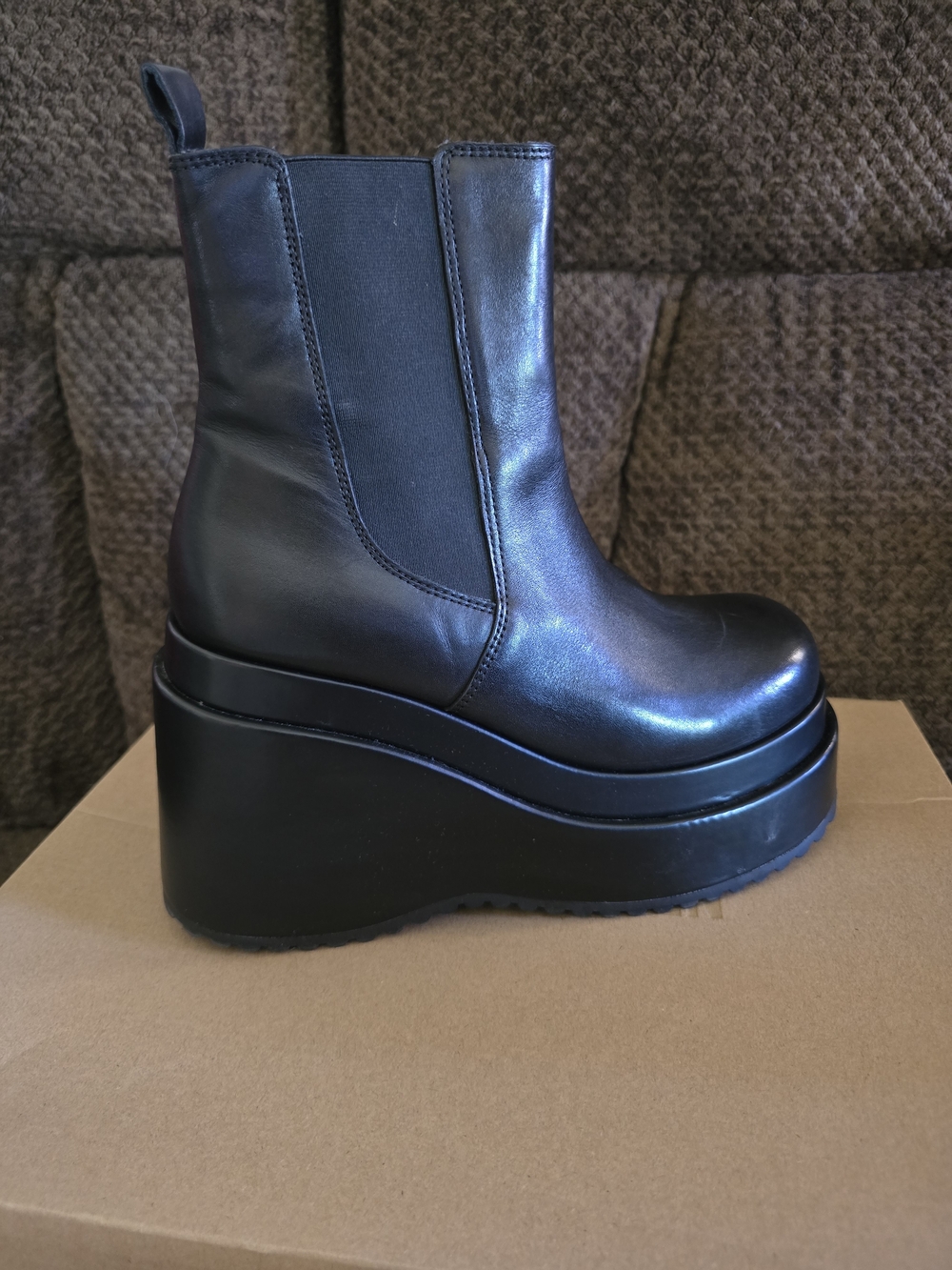 Steve Madden Black Platform Chelsea Boots